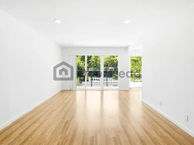 12700 NE 8th St #E303 — Photo 9