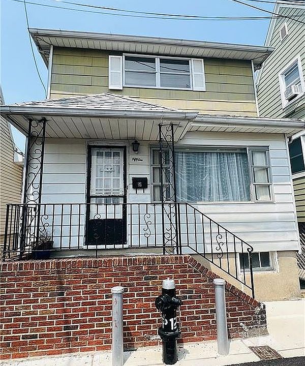 1st image of 51 Bartlett Pl