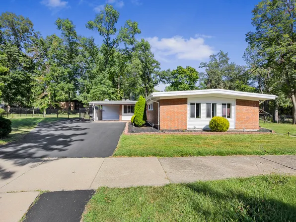 52 Blackhawk Dr, Park Forest, IL 60466