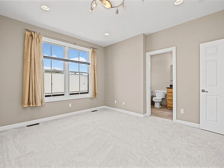 420 Lewis Ct — Photo 30