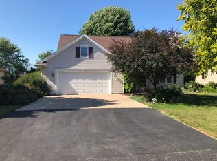 4708 W Grand Meadows Dr, Appleton, WI 54914