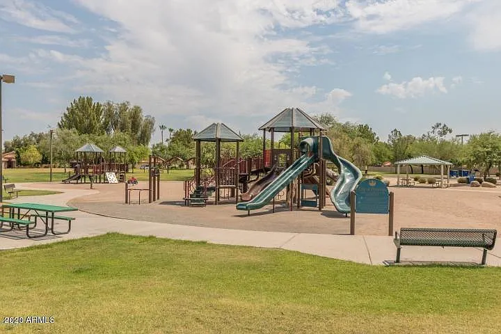 Beautiful huge park near this home
