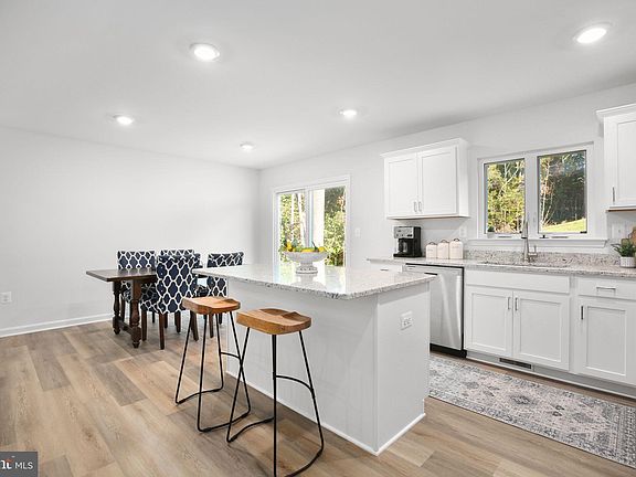 4th image of 5055 Rose Ave