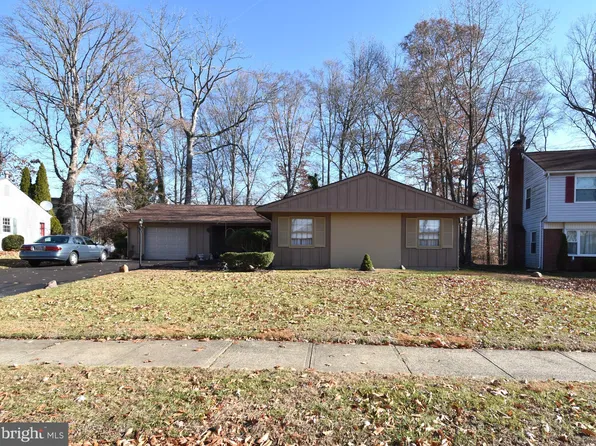 92 Niagara Ln, Willingboro, NJ 08046