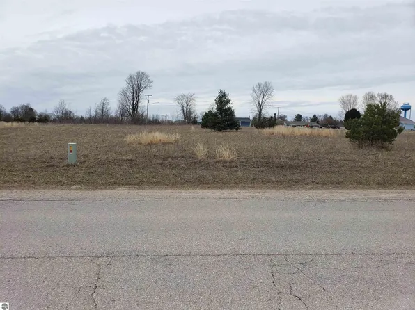 11386 Lakeshore Dr, Buckley, MI 49620