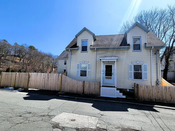21 Blanchard St, Lynn, MA 01904
