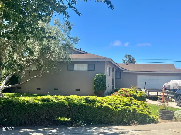 562 Fairlane Pl, Santa Maria, CA 93455