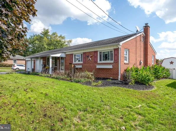1104 Hanover Rd, York, PA 17408