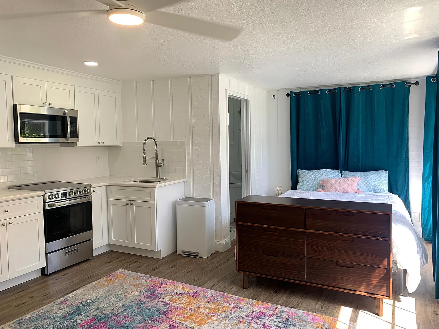 Studio, 300 sqft, $1,400 — Photo 4