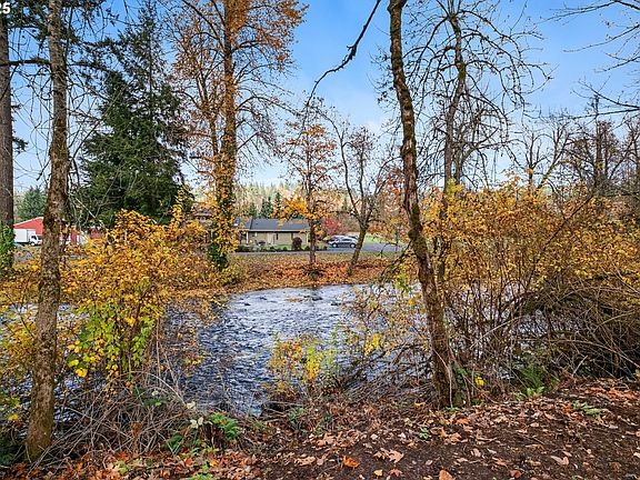 2nd image of 17857 S Abiqua Rd