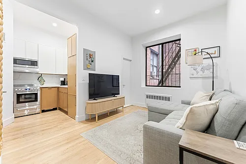 310 W 80th St #2D Photo 1