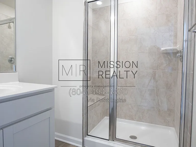 8756 Whitman Dr — Photo 28