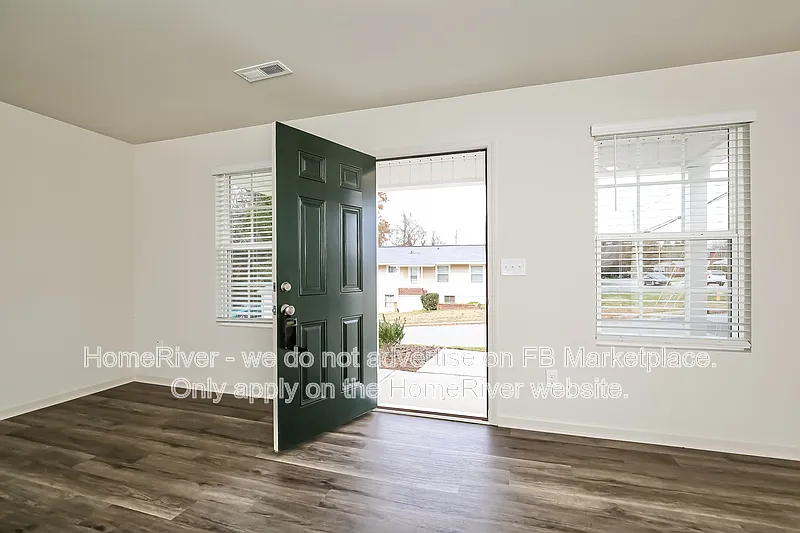 3 bed, 2.0 bath, 1383 sqft, $1,890 — Photo 3