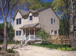 11 Old Saddle Rd, Ridge, NY 11961