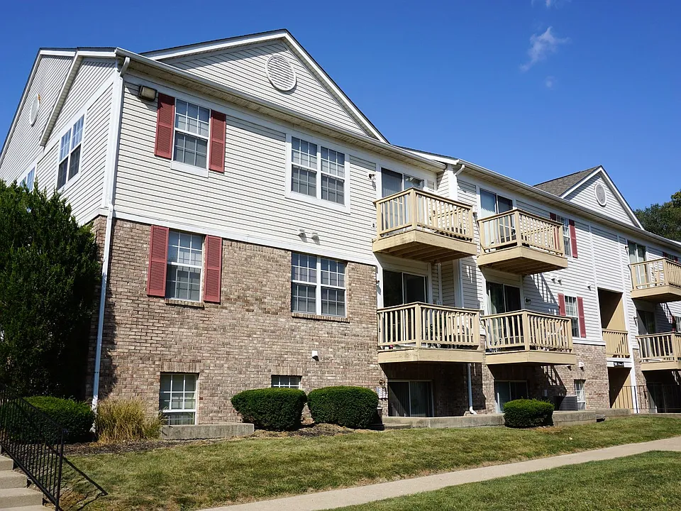 Vantage Pointe Apartments