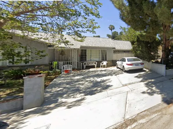 13575 Dyer St, Sylmar, CA 91342
