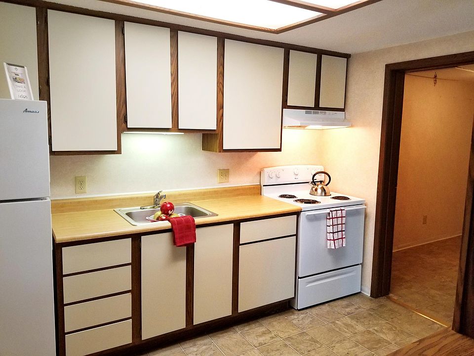 2nd image of 4003 N Everett Rd APT E