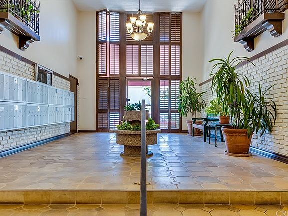 3rd image of 5454 Zelzah Ave APT 208