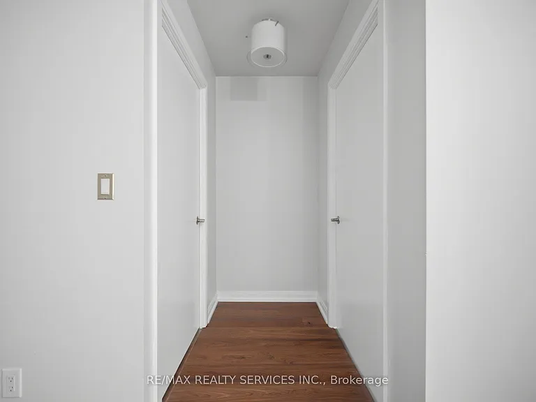 151 Village Green Sq #206 — Photo 19