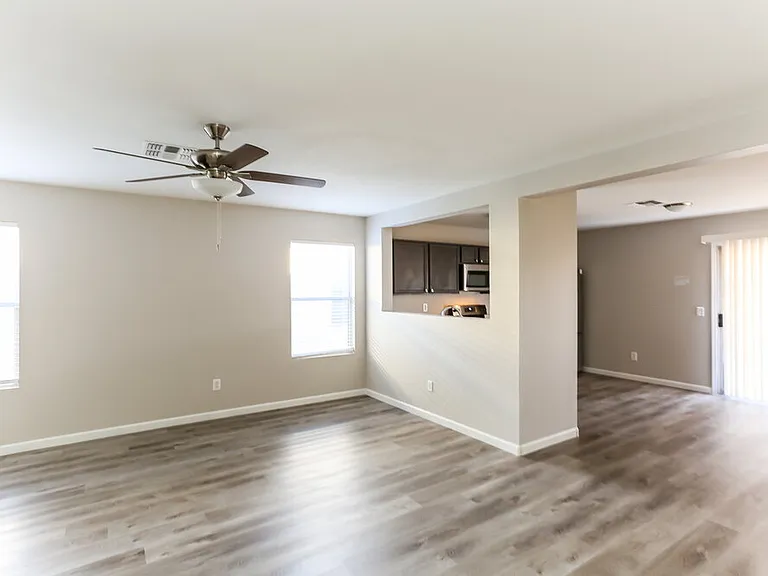 2519 W Romley Rd — Photo 7