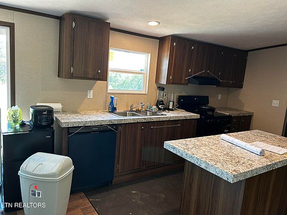 5th image of 418 Oak Grove Rd