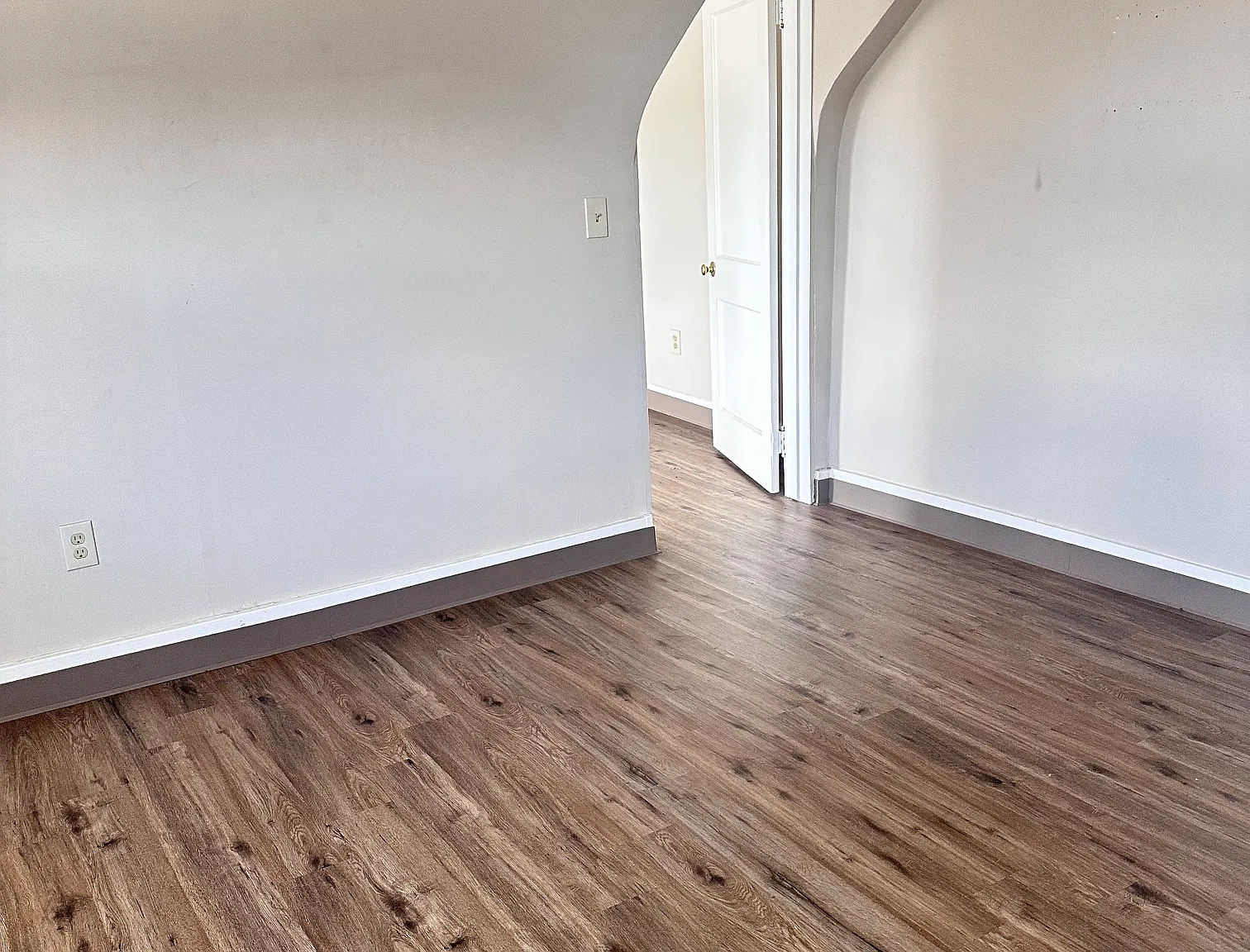 1 bed, $1,300 — Photo 2