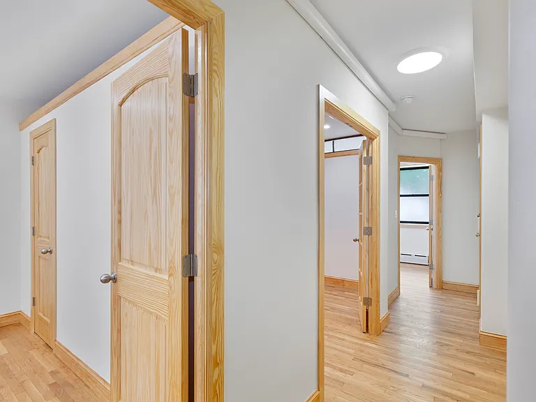 315 E Houston St #1 — Photo 8