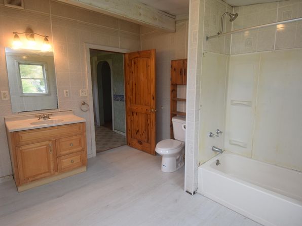 649 Mutton Lane, Clinton, ME 04927