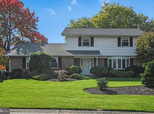 1817 Amity Dr, Lancaster, PA 17601