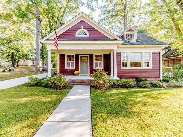 216 N Gulf St, Sanford, NC 27330