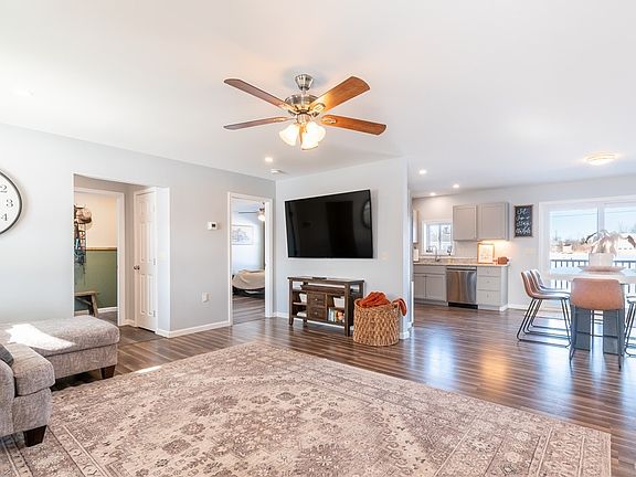 4th image of 20452 S Shore Rd