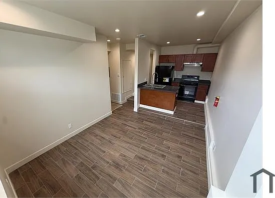 2 bed, 700 sqft, $3,600 — Photo 1