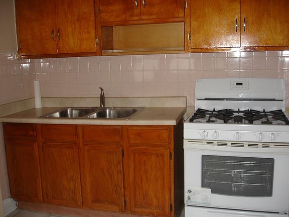 2nd image of 1501 W Wilson Ave APT 2