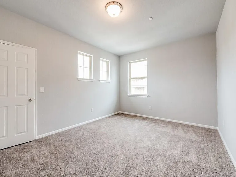 3240 E Whitestone Blvd #23 — Photo 13