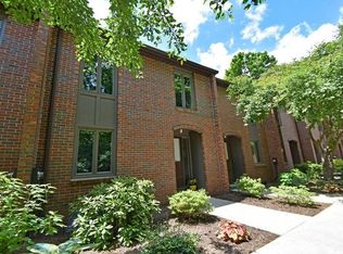 2 Webster Ct, Amherst, MA 01002