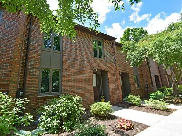 2 Webster Ct, Amherst, MA 01002