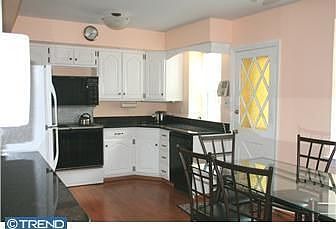 2nd image of 1125 Mason Ave