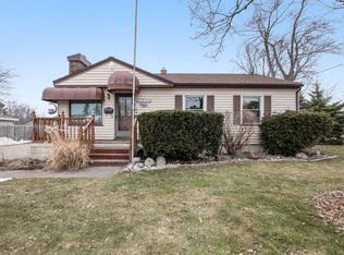 1974 Lawnel Ave, Norton Shores, MI