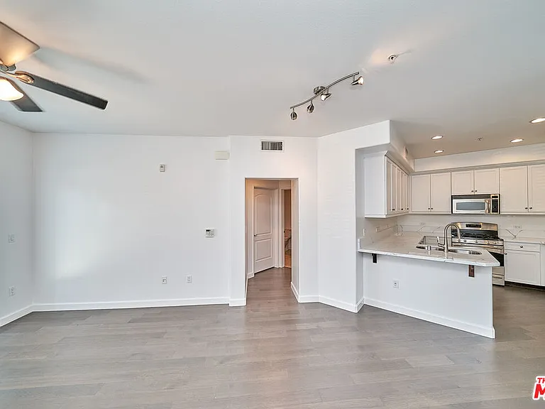 629 Traction Ave #103 — Photo 1