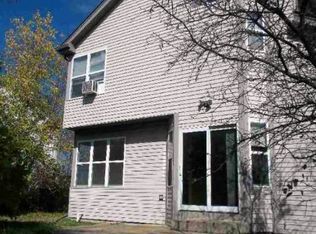 313 Farmhill Cir, Wauconda, IL 60084