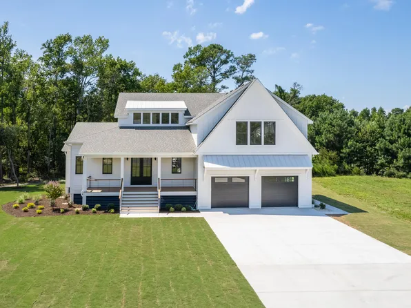 116 Brae Burn Drive, Powells Point, NC 27966