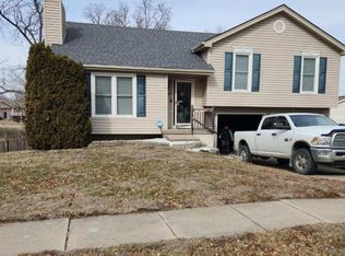 8822 NE 74th Ter, Kansas City, MO 64158