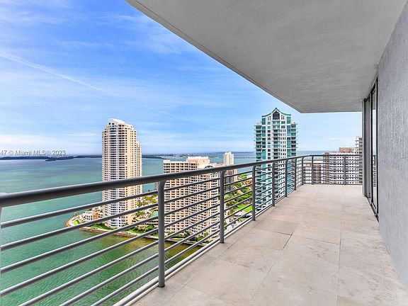 3rd image of 325 Biscayne Blvd APT 3723