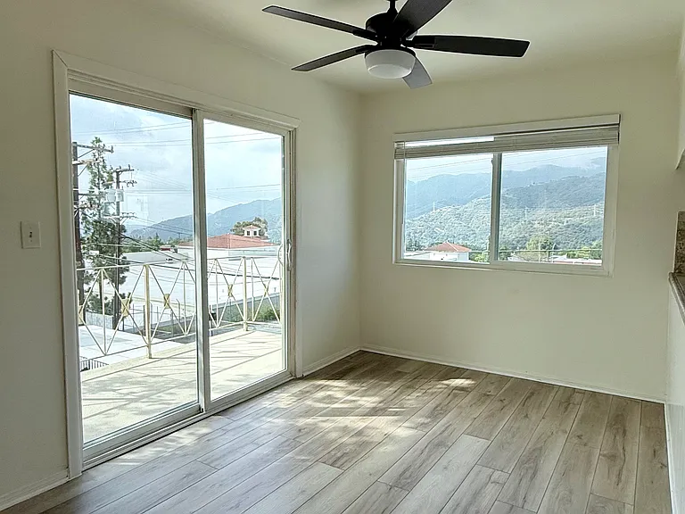 3240 Fairesta St #4 — Photo 1