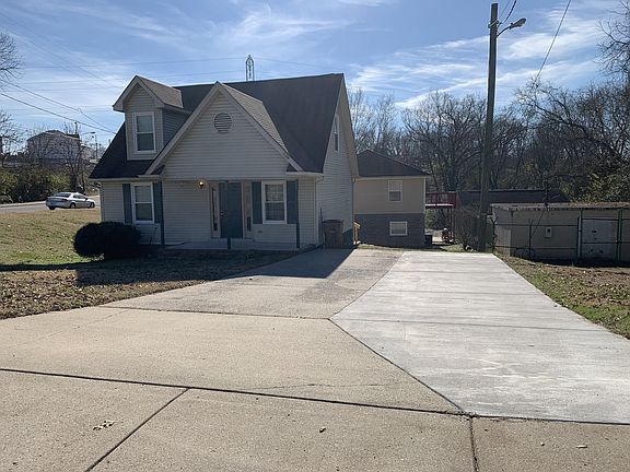 3rd image of 2124 Oakwood Ave