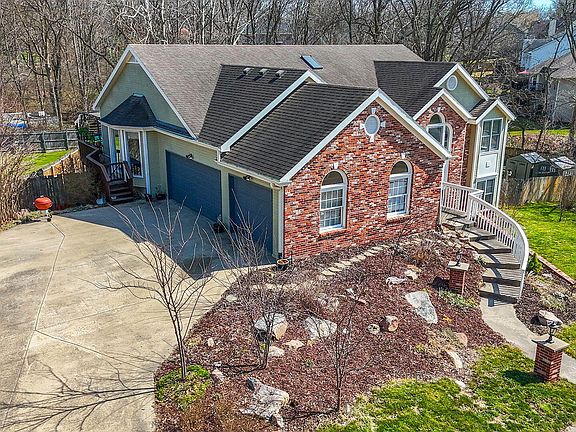 3rd image of 2602 Chambray Rd