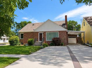 902 Chadron Ave, Chadron, NE 69337