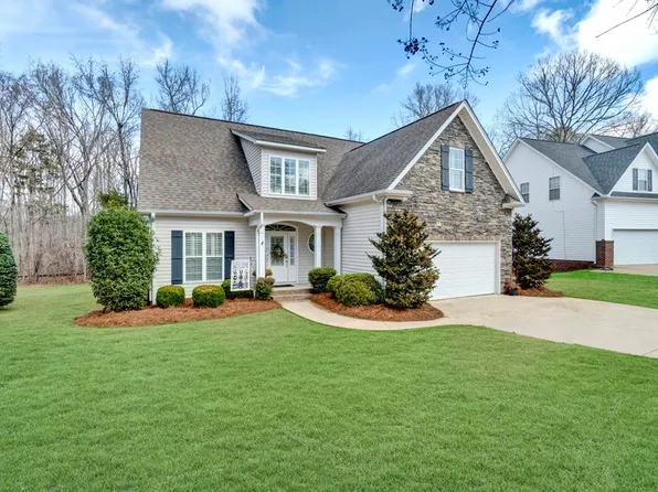 105 Culbertson Ct, Greenwood, SC 29649