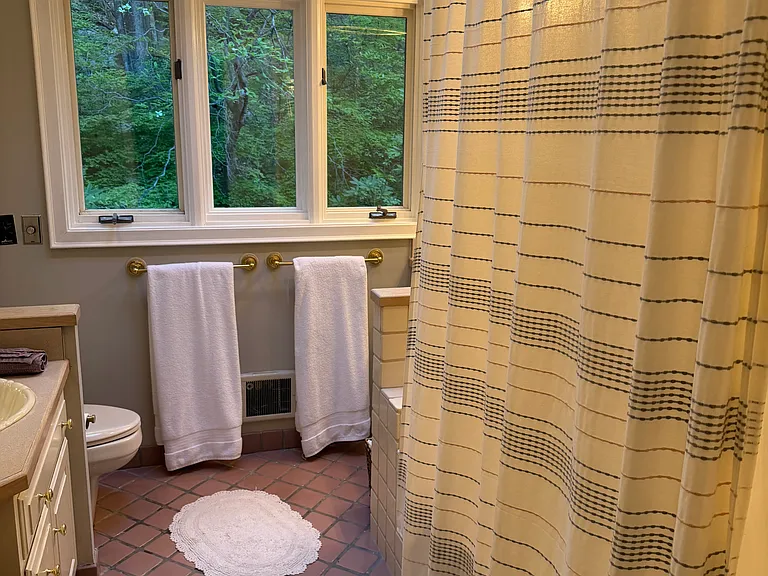 11 Dogwood Dr — Photo 32
