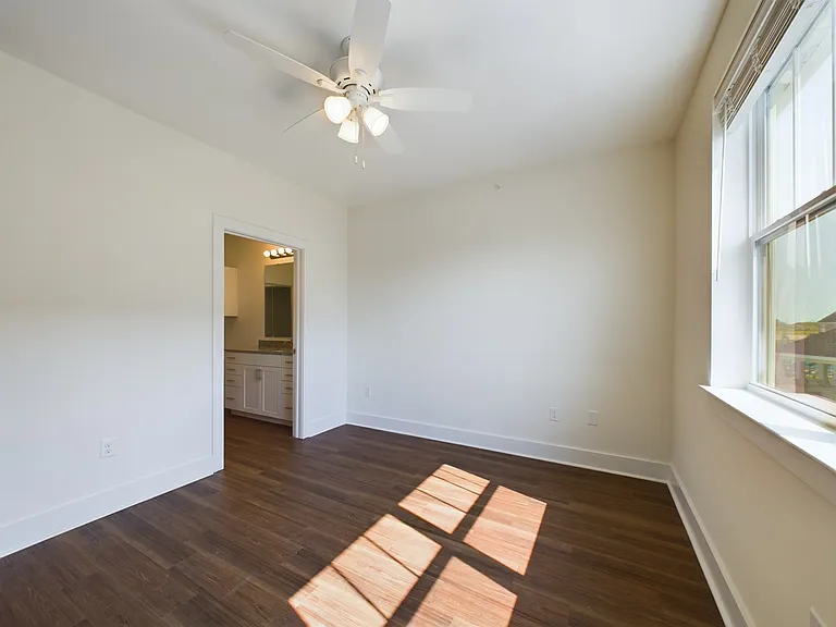 Hickory Cottages Apartment Homes — Photo 70